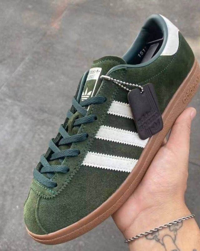 Leaked adidas Spezial AW26 Hawaii SPZL trainer in dark green suede with white stripes and gum sole