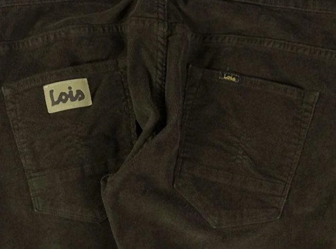Rear of Lois Sierra thin cords showing both Lois back-pocket patches